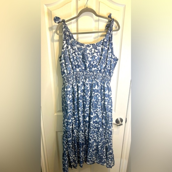💙NWT Chelsea & Theodore Blue & White Paisley Print Tiered Maxi Dress Size XL🤍 - Picture 3 of 14